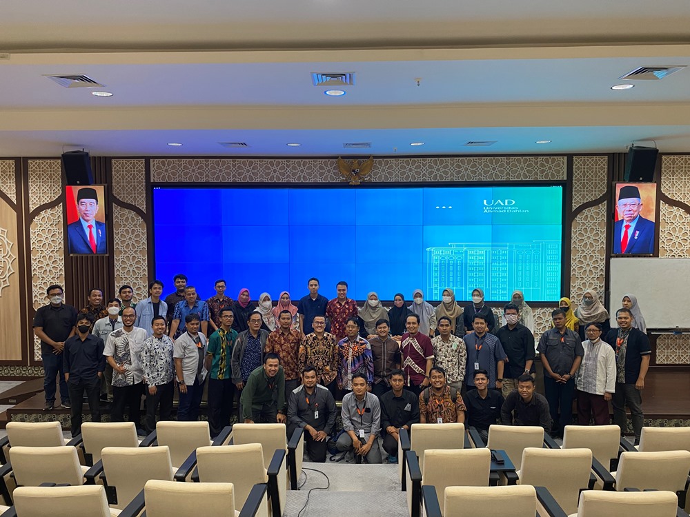 Pengelolaan Web dan Pembuatan Press Release